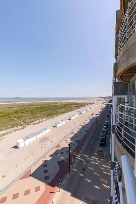 Cozy Apartment With Beautiful Seaview Knokke-Heist Bagian luar foto