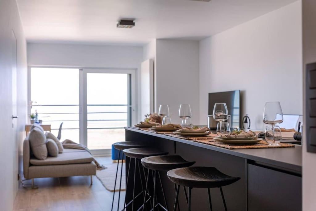 Cozy Apartment With Beautiful Seaview Knokke-Heist Bagian luar foto